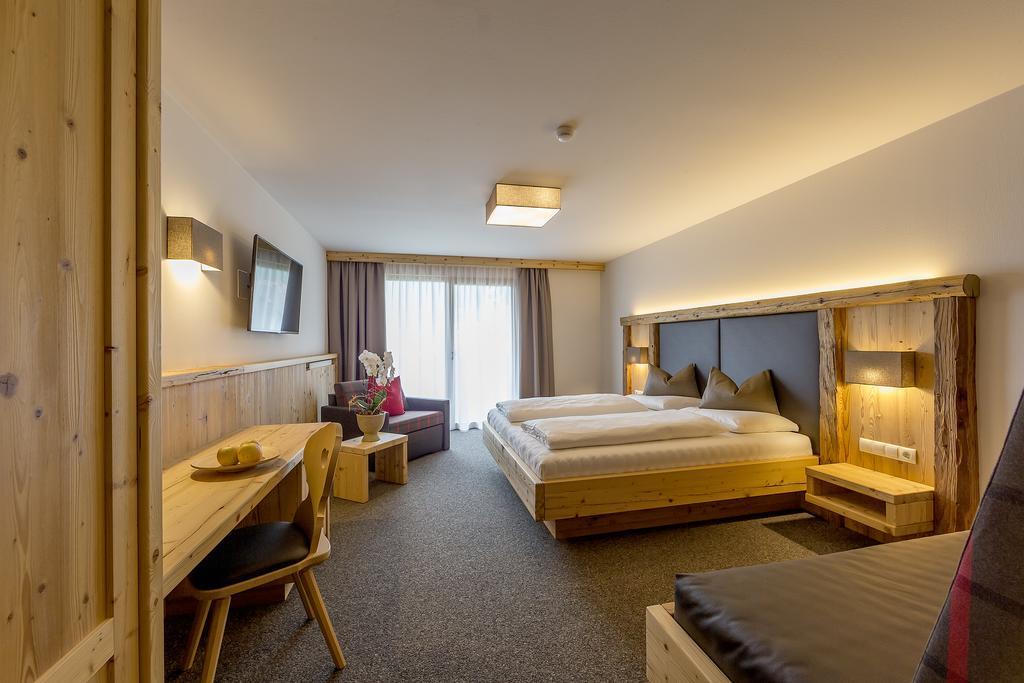 Hotel Anewandter Brunico Room photo